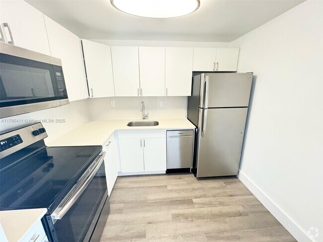 Building Photo - 8101 Crespi Blvd Unit 401 Rental