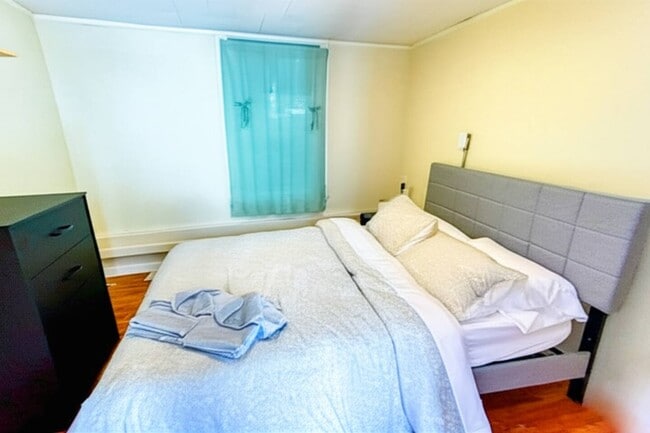 Photo - 724 Church St