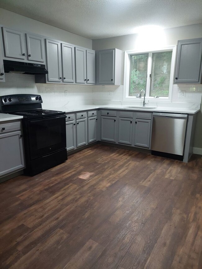 Lincoln Park - Lincoln Park Apartment Unit 328#2