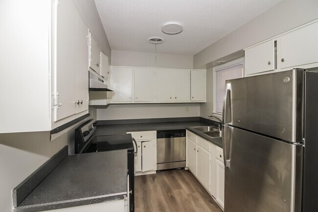 Photo - 2980 Cordell St