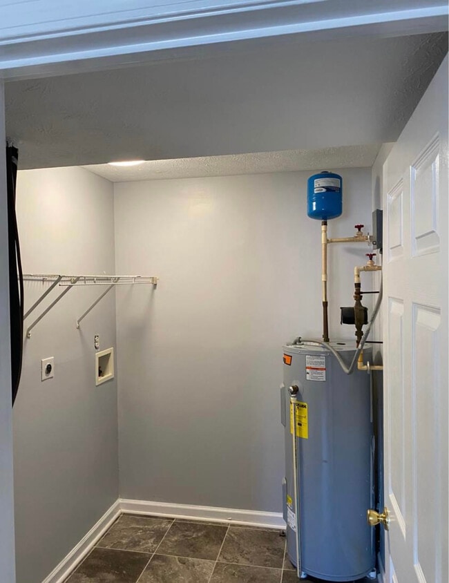 W&D room - 106 Kenilworth Ct Unit D