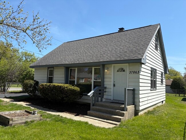 Building Photo - 37863 Harper Ave Rental