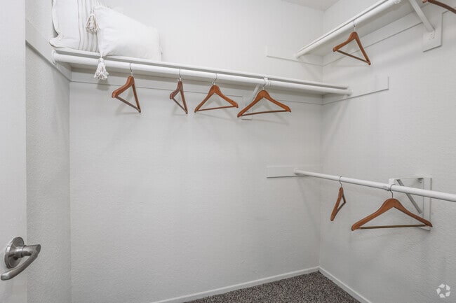 Dorchester 2BR, 2BA - 934SF - Walk-in Closet