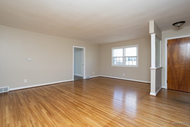 Photo - 2470 Eggert Rd