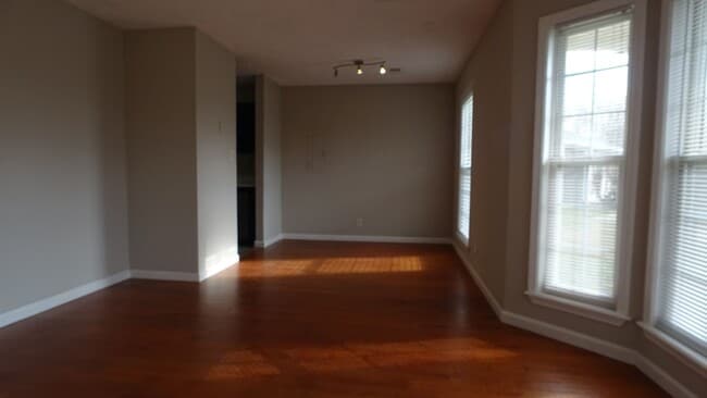 Photo - 1062 Shadow Ridge Ave