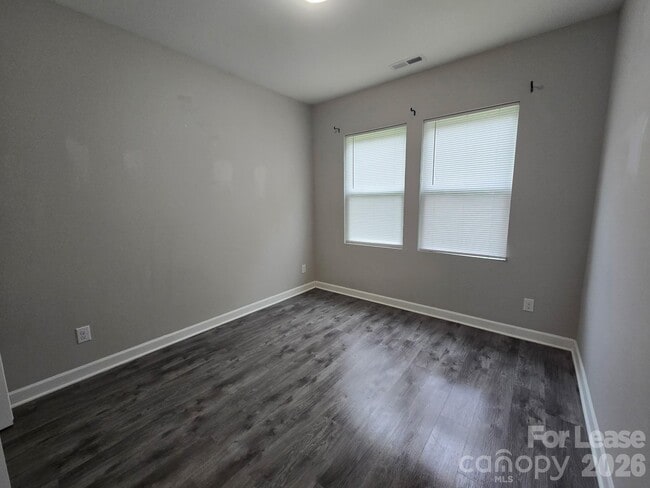 Photo - 424 Queens Rd