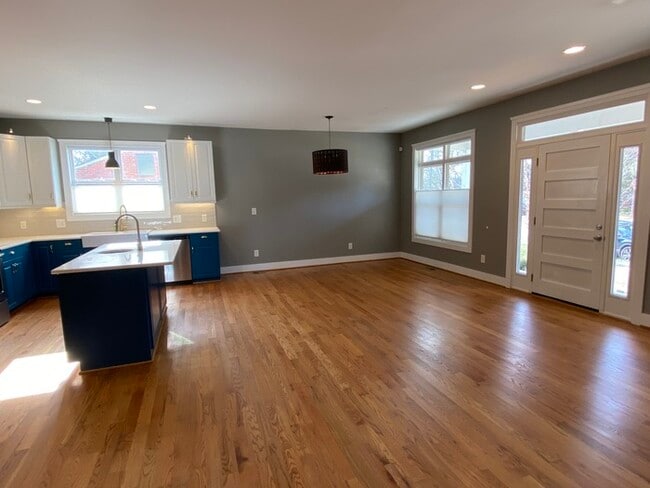 Photo - 906 Culpepper Ln