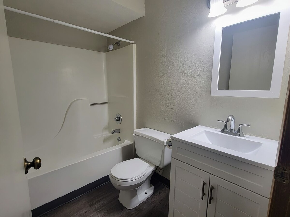 Photo - 3924 Kenowa Ave Unit #4