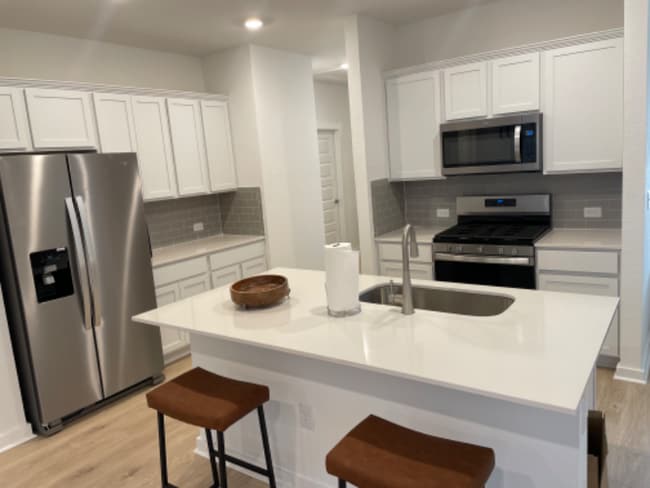 Photo - 10905 Tildon Ave