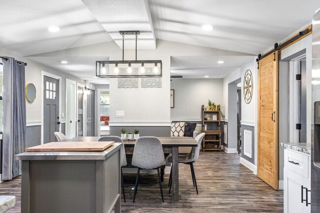 Photo - 1010 E Knollwood St Unit ID1053151P