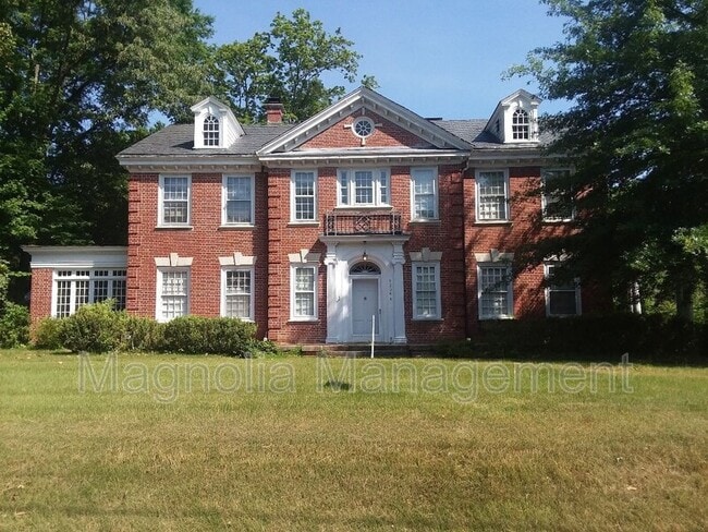 Building Photo - 1204 S Garnett St