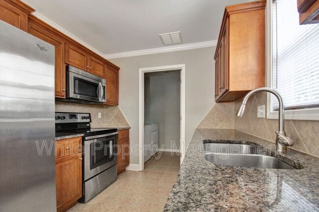 Photo - 49 Linford St