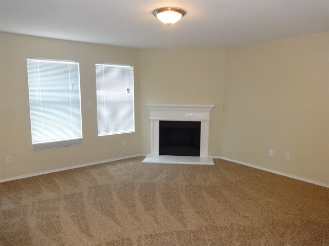 Photo - 1120 Boxwood Dr