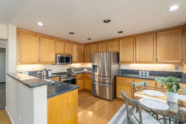 Photo - 2532 Tapestry Way