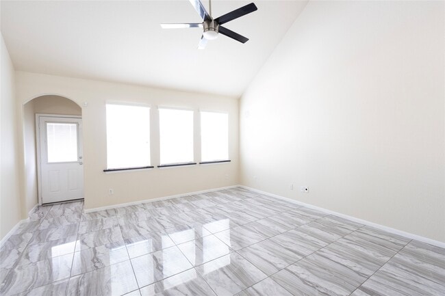 Photo - 6442 Wilshire Lakes