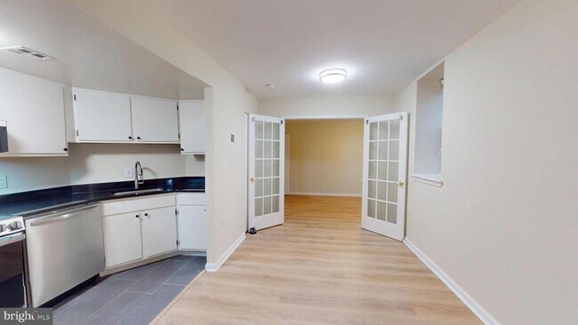 Photo - 1438 Meridian Pl NW Unit 102