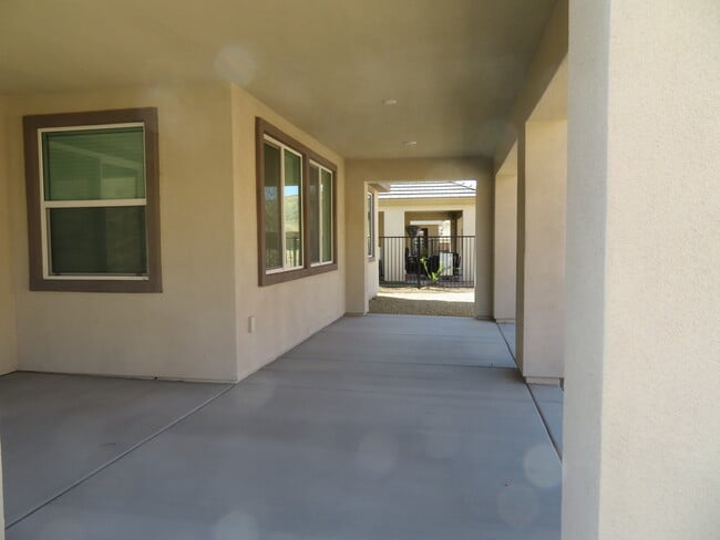 Covered back patio - side view - 1301 Catalina Rdg