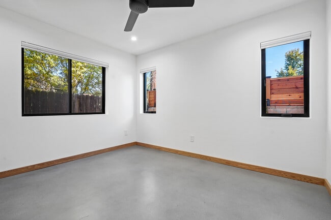 Photo - 6004 Lindley Ave Unit 6002