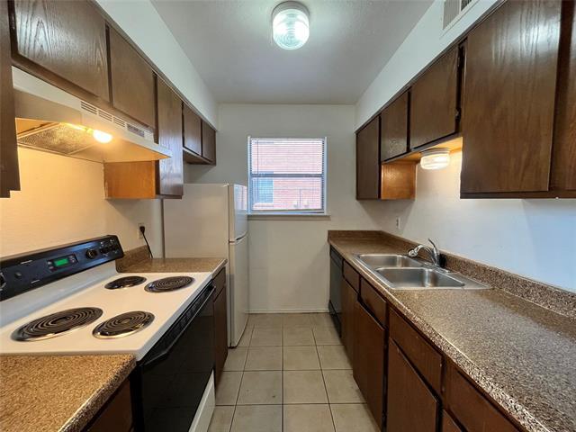 Building Photo - 2526 W Prairie St Unit 203 Rental