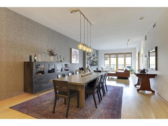 Photo - 401 N 2nd St