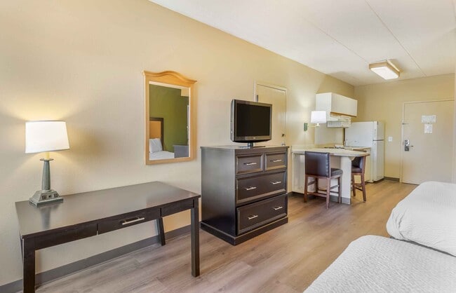 Furnished Studio-Chicago - Lombard - Oak Brook