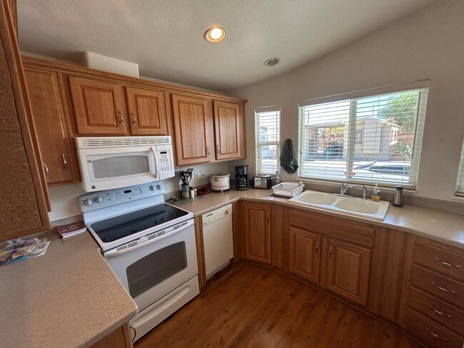 Photo - 17200 W Bell Rd