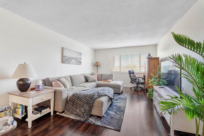 Building Photo - 125 Shore Ct Unit 304a