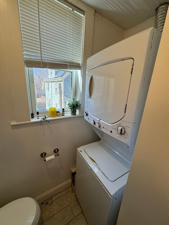 Photo - 176 Elm St Unit 2