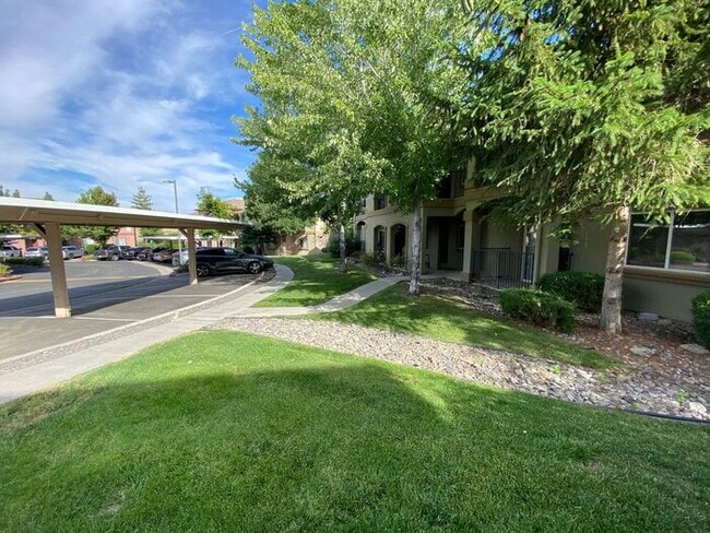 Photo - NW Reno Luxury 3 Bedroom Condo - Fitness Center, Pool, Club House