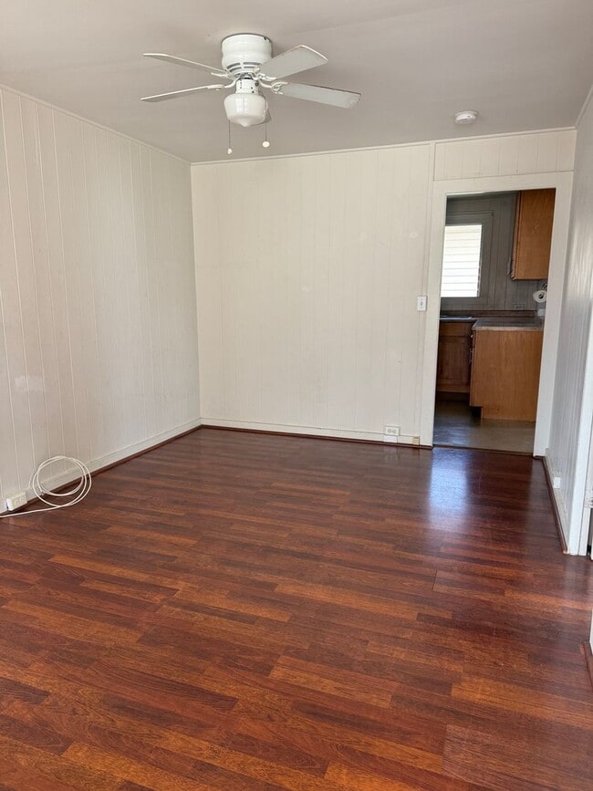 Building Photo - 735 Unit A