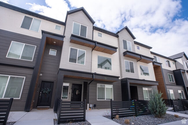 Building Photo - 1128 W 340 S Rental
