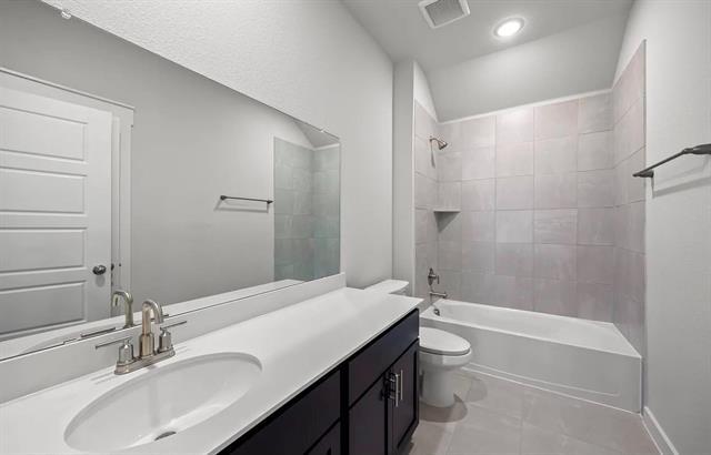 Photo - 2009 Belvedere St