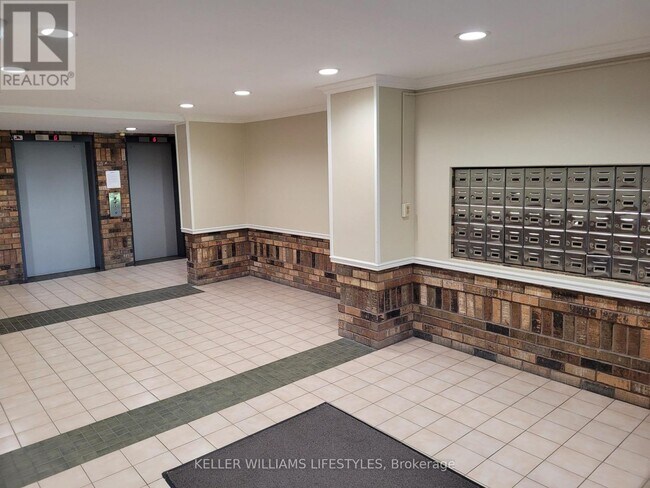 Photo - 986 Huron St Unit 710