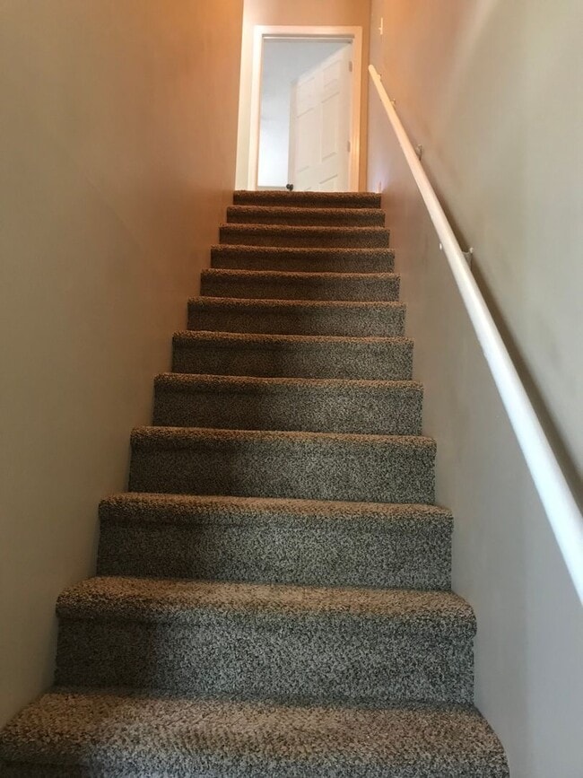 Photo - Nice 2 bedroom 2.5 bath town home in quiet neighborhood in town