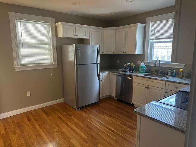 Photo - 225 Gibson St Unit 1