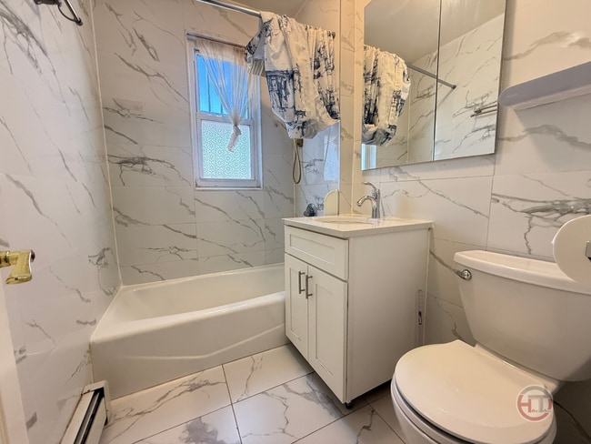 Photo - 2889 E 195th St