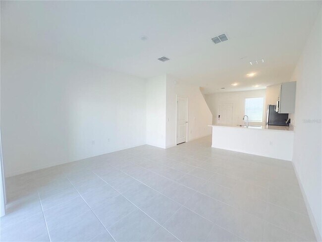 Photo - 3014 Skyline Lp