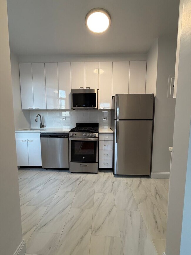 Photo - The Leslie — A Private Garden Enclave for the Modern New Yorker Unit 63E