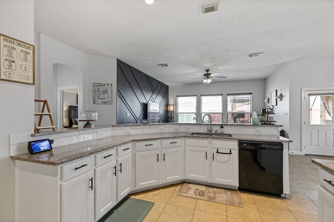 Photo - 8222 Groveland Hills Dr