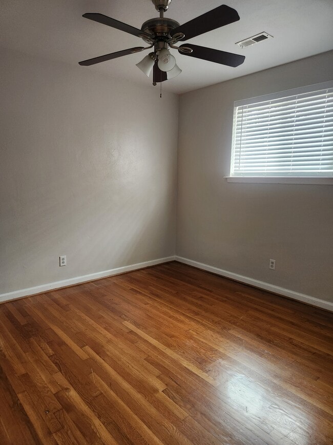 Photo - 9334 Peachtree St