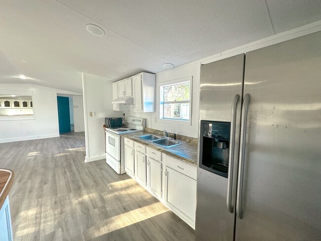 Photo - 117 Beach Dr Condo