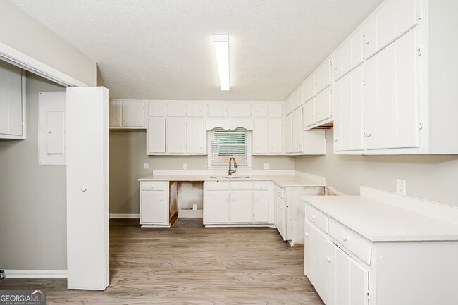 Photo - 188 Bridgewood Dr SE