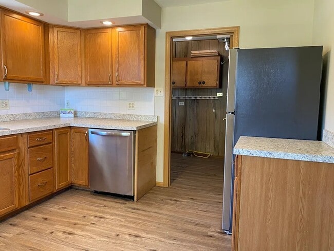 Photo - 7700 Monitor Ave