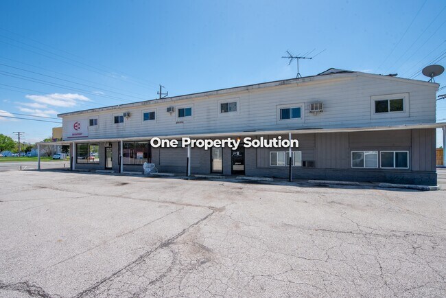 Photo - 5284 Broadway