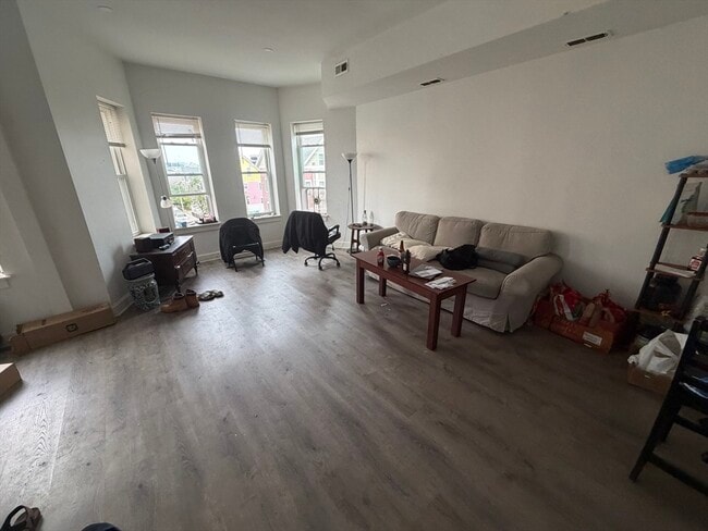Photo - 301-305-305 Dudley St Unit 4