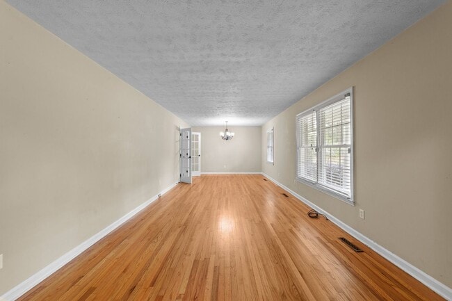 Photo - 204 McNeil Rd