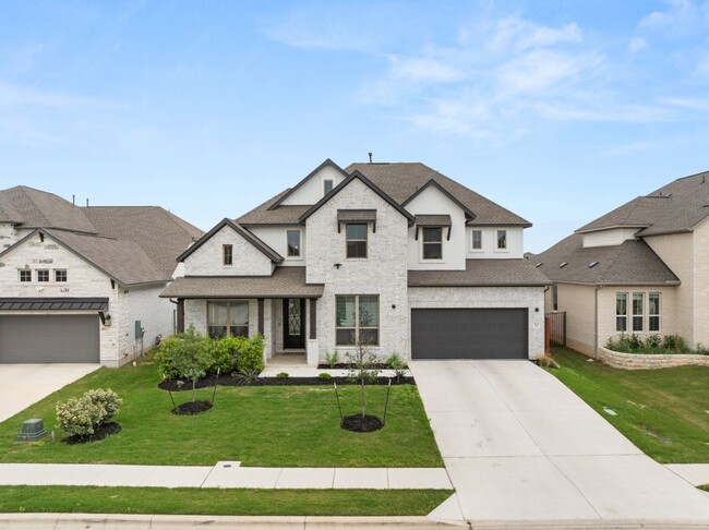Photo - 372 Hollister Dr