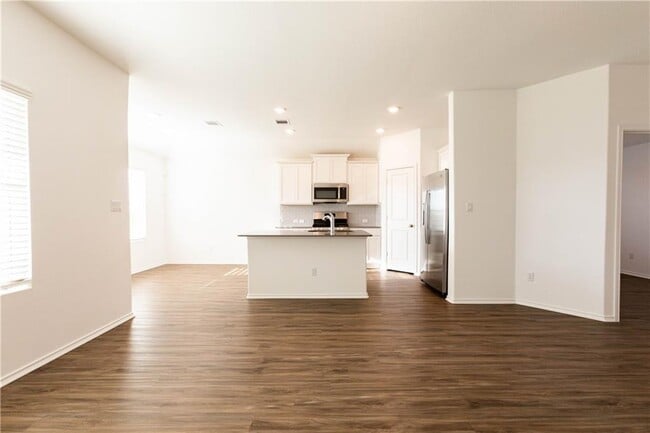 Photo - 288 George Neggan Ln