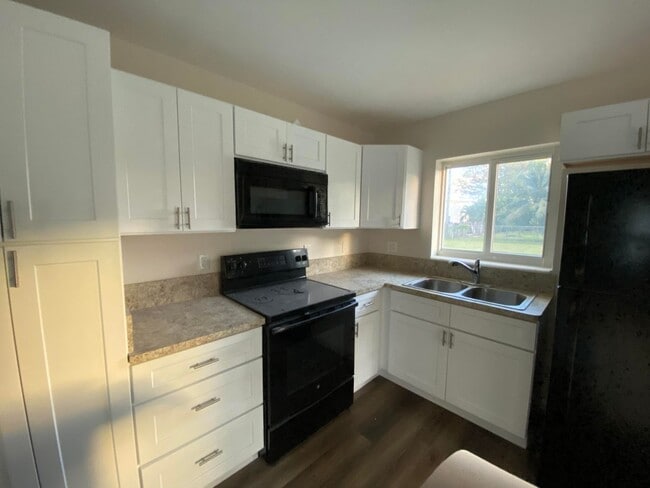 Photo - 124 NW 9th St