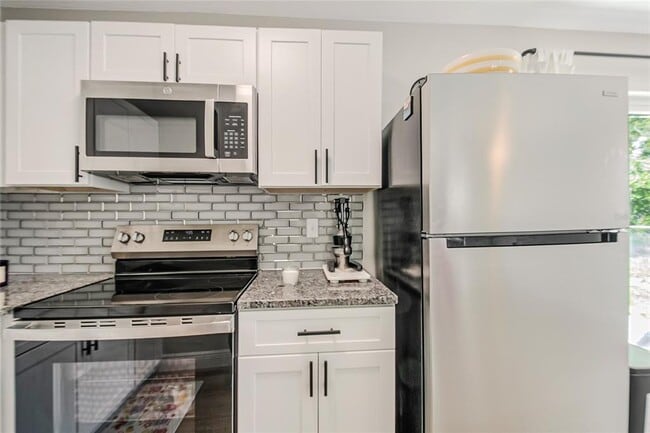 Photo - 211 Woodmere Blvd